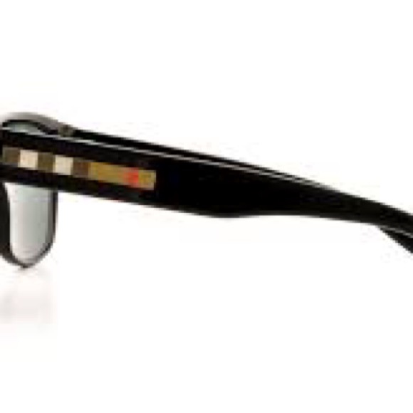Burberry Sunglasses New with Case - Picture 3 of 16